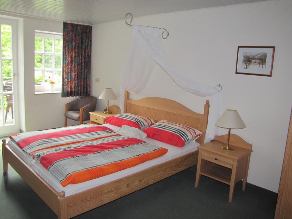 Hof Guttels Waldgasthof Ferienpension Rotenburg an der Fulda Ngoại thất bức ảnh