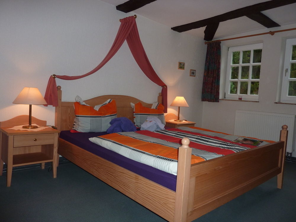 Hof Guttels Waldgasthof Ferienpension Rotenburg an der Fulda Ngoại thất bức ảnh