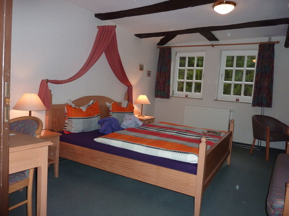 Hof Guttels Waldgasthof Ferienpension Rotenburg an der Fulda Ngoại thất bức ảnh